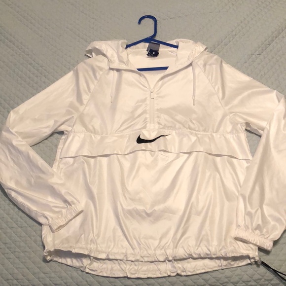 Nike Jackets & Blazers - NWOT Nike pullover